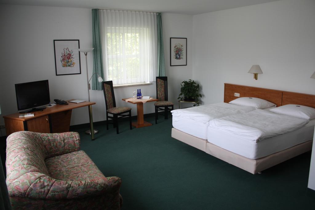 Hotel & Restaurant Bergfried Saalfeld Saale Pokój zdjęcie