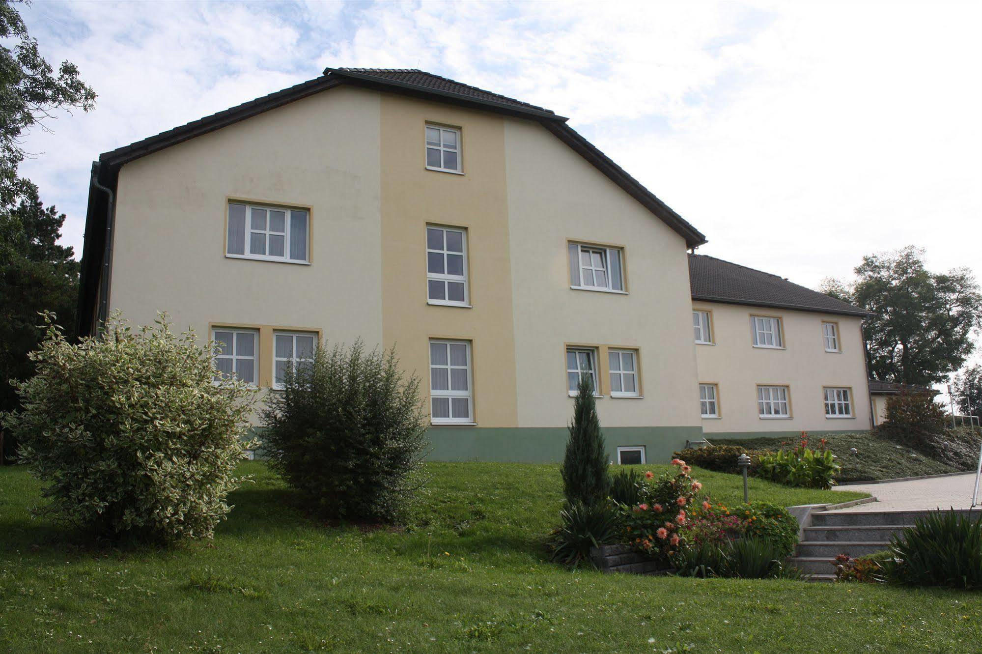 Hotel & Restaurant Bergfried Saalfeld Saale Zewnętrze zdjęcie